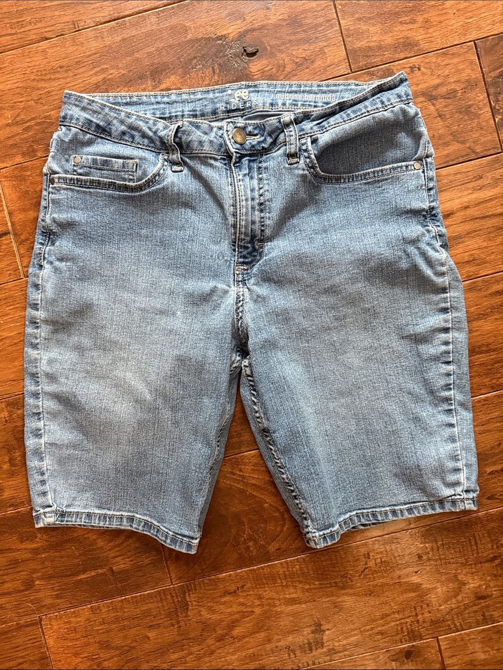 Riders by Lee Light Wash Denim Bermuda Jean Shorts sz 10